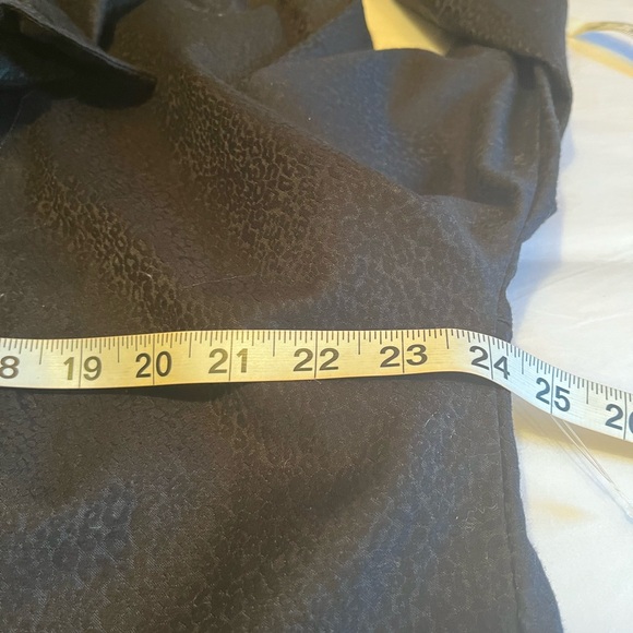 NWT Lululemon Jacquard relaxed fit black shirt size 4 - Picture 8 of 11